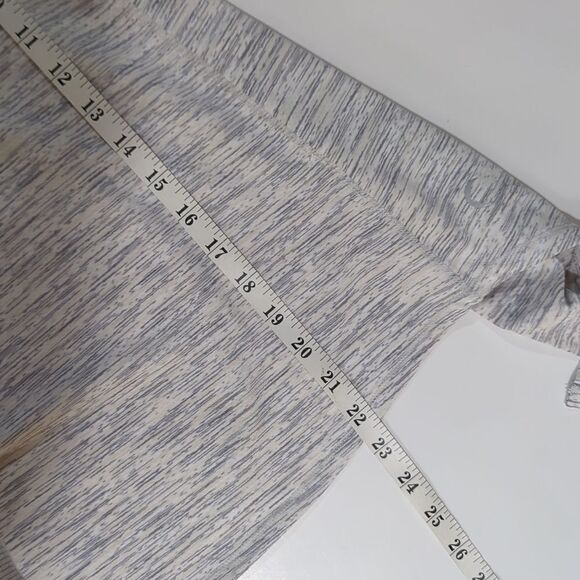 Zyia Active Light Gray Split Back Long Sleeve T Size Medium - Picture 9 of 9